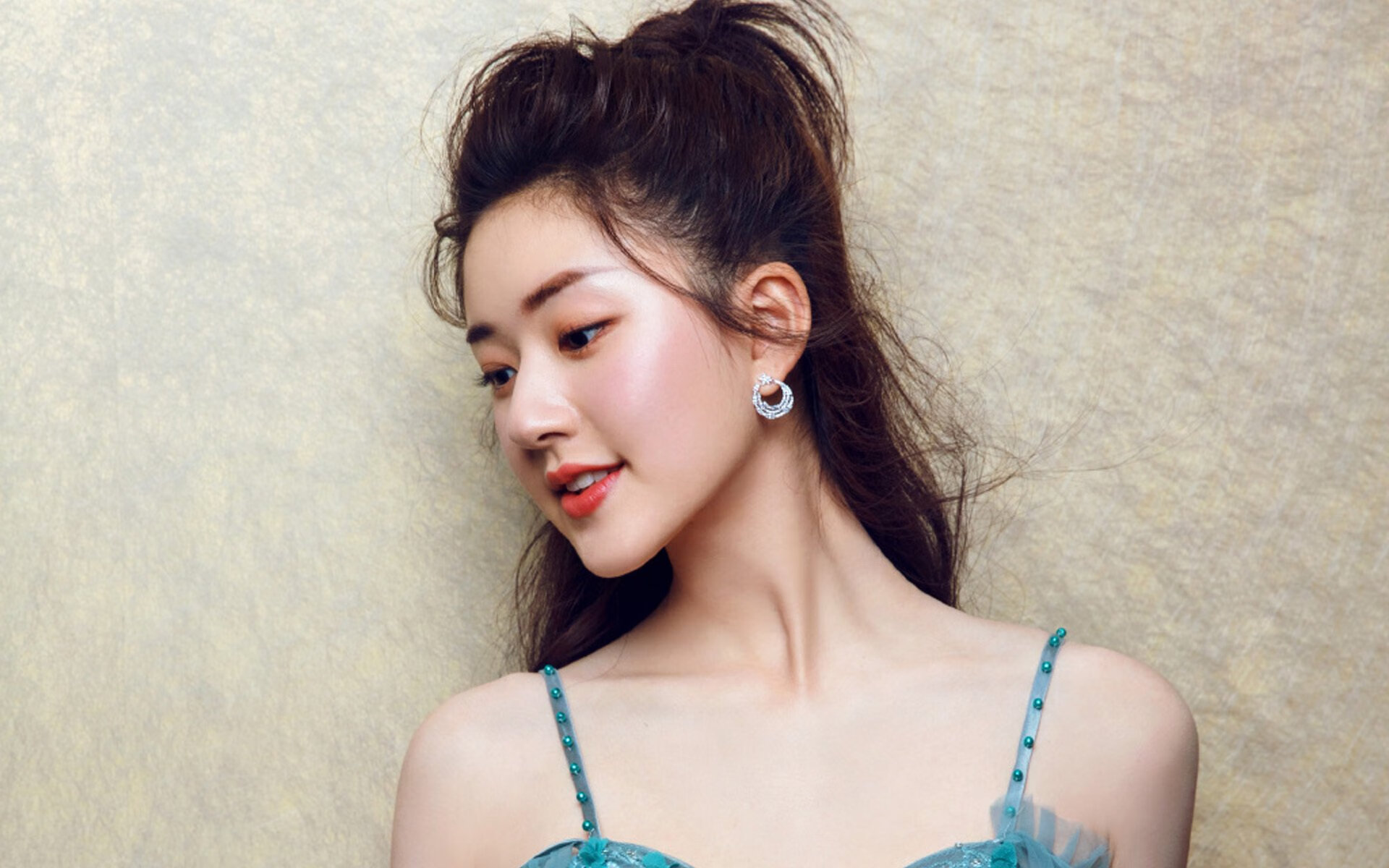 KAIYUNAPP-世界滑雪巡回赛中国选手再创佳绩，摘得多枚奖牌，国际滑雪冠军